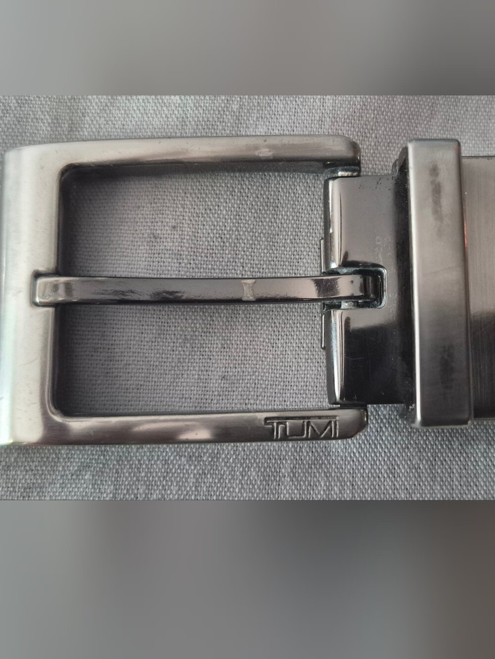 Tumi Men's Reversible Leather Belt with Silver Tone Buckle